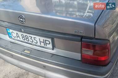Седан Opel Vectra 1989 в 