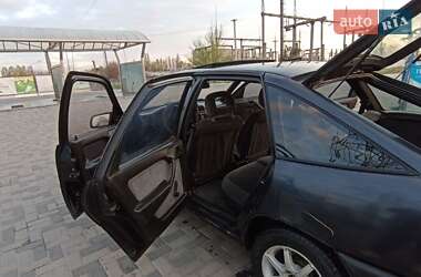 Лифтбек Opel Vectra 1989 в 