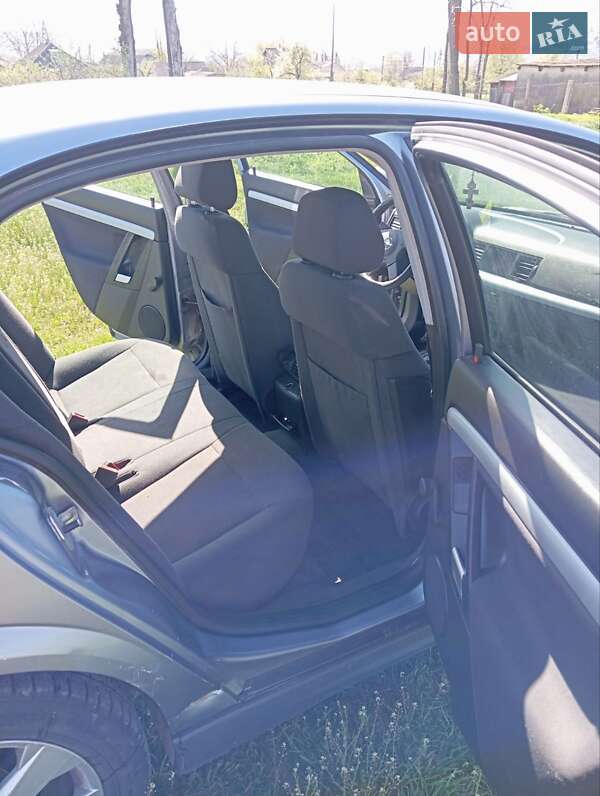 Седан Opel Vectra 2004 в Могилев-Подольске фото 4 Седан Opel Vectra 2004 в Могилев-Подольске