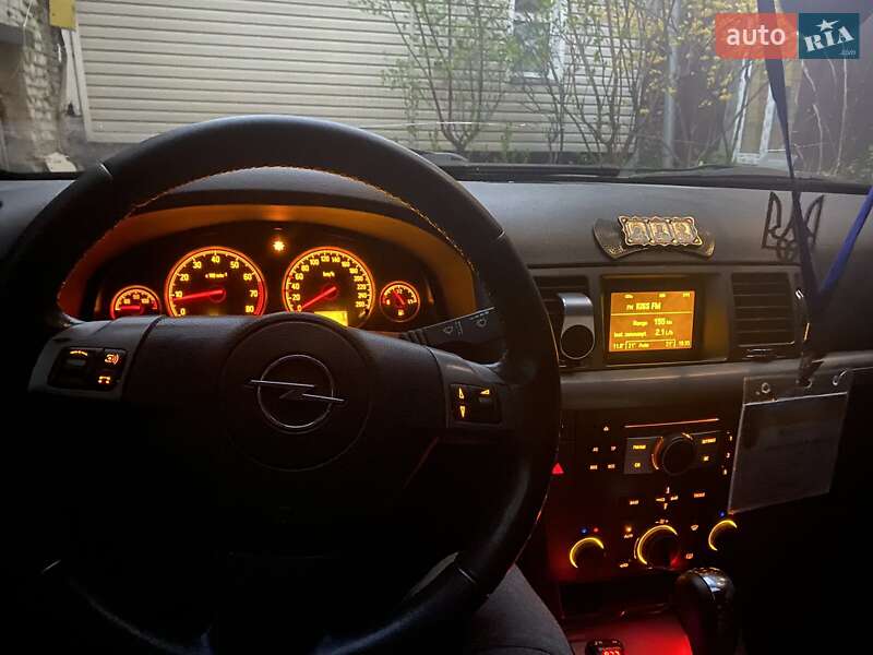 Седан Opel Vectra 2005 в 