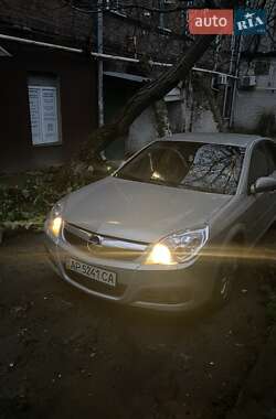 Седан Opel Vectra 2005 в 