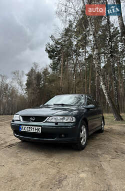 Лифтбек Opel Vectra 2000 в 
