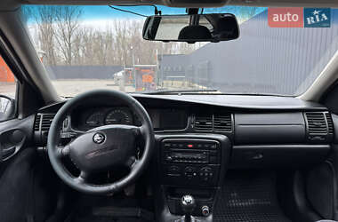 Лифтбек Opel Vectra 2000 в 