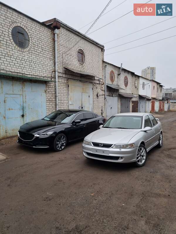 Седан Opel Vectra 1999 в Харькове