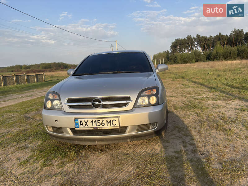 Седан Opel Vectra 2004 в Змиеве