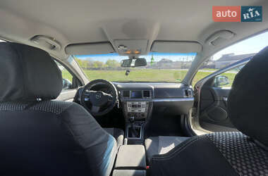 Лифтбек Opel Vectra 2005 в 