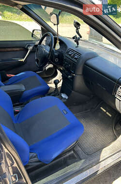 Седан Opel Vectra 1995 в 