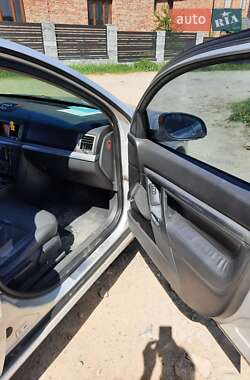 Седан Opel Vectra 2005 в 