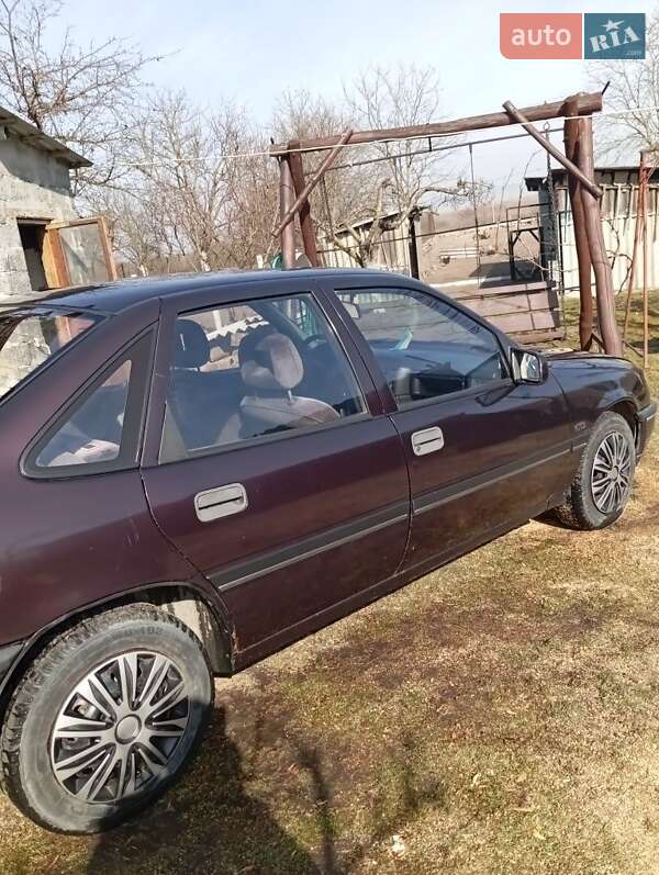Седан Opel Vectra 1991 в Львове