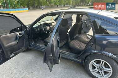 Лифтбек Opel Vectra 1996 в 