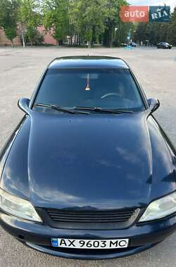 Лифтбек Opel Vectra 1996 в 