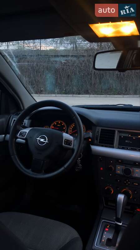 Універсал Opel Vectra 2004 в Дніпрі