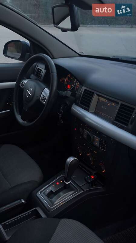 Універсал Opel Vectra 2004 в Дніпрі