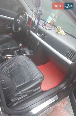 Лифтбек Opel Vectra 2003 в 