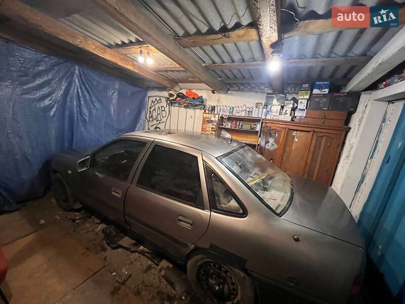Седан Opel Vectra 1990 в Гайсину