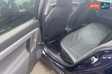 Седан Opel Vectra 2005 в 
