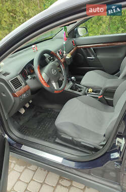Универсал Opel Vectra 2004 в 