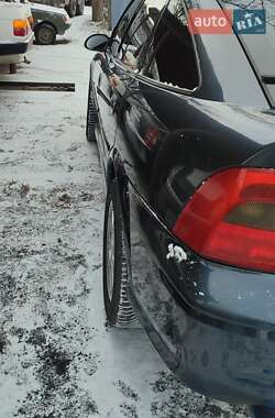 Лифтбек Opel Vectra 2000 в Ладыжине