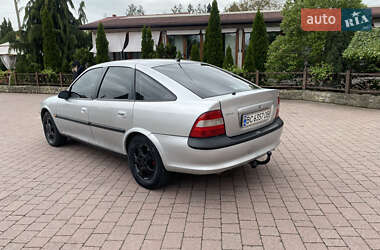 Лифтбек Opel Vectra 1997 в 
