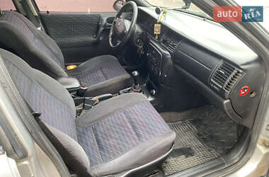 Лифтбек Opel Vectra 1997 в 