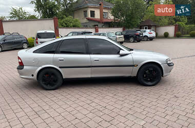Лифтбек Opel Vectra 1997 в 