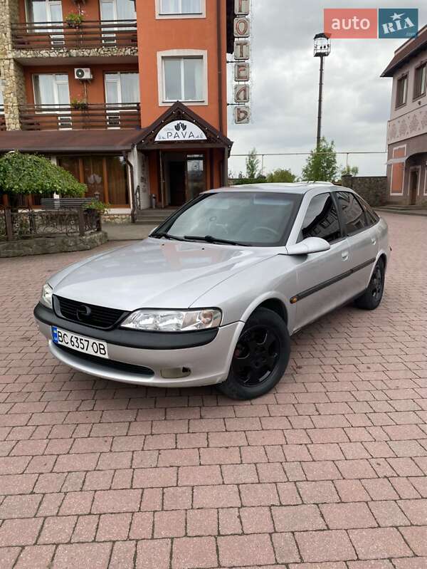 Лифтбек Opel Vectra 1997 в 