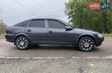 Лифтбек Opel Vectra 1997 в Киеве