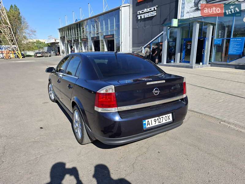 Седан Opel Vectra 2004 в Миколаєві