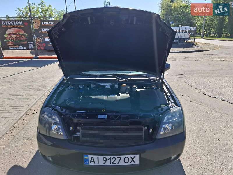 Седан Opel Vectra 2004 в Миколаєві