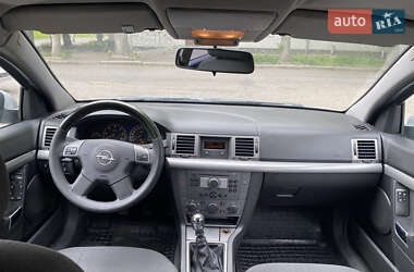 Лифтбек Opel Vectra 2004 в 