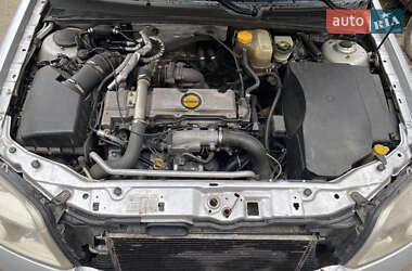 Лифтбек Opel Vectra 2004 в 