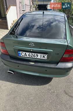 Лифтбек Opel Vectra 1999 в 
