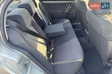 Седан Opel Vectra 2005 в 