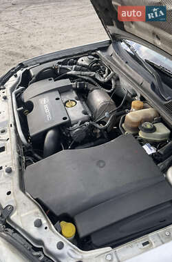 Седан Opel Vectra 2003 в 