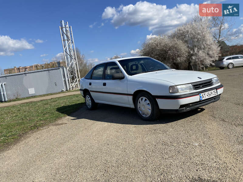 Лифтбек Opel Vectra 1992 в Коломые
