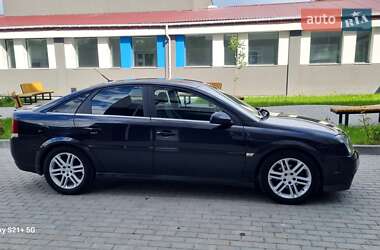 Лифтбек Opel Vectra 2003 в 