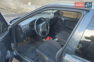 Седан Opel Vectra 1992 в 