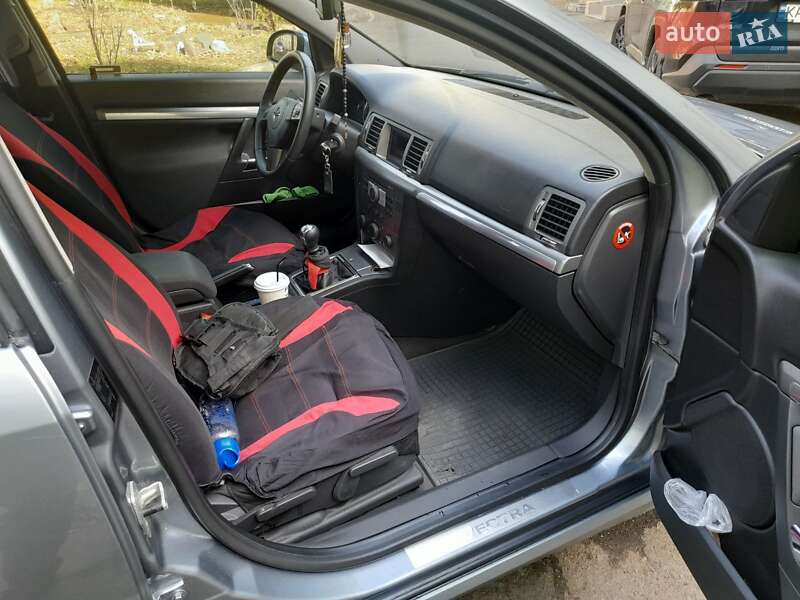 Седан Opel Vectra 2005 в Киеве