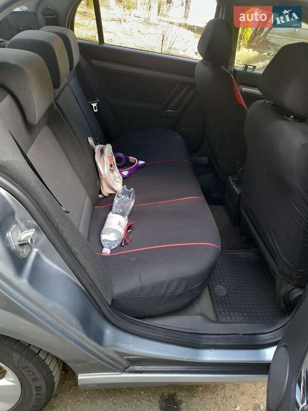 Седан Opel Vectra 2005 в Киеве