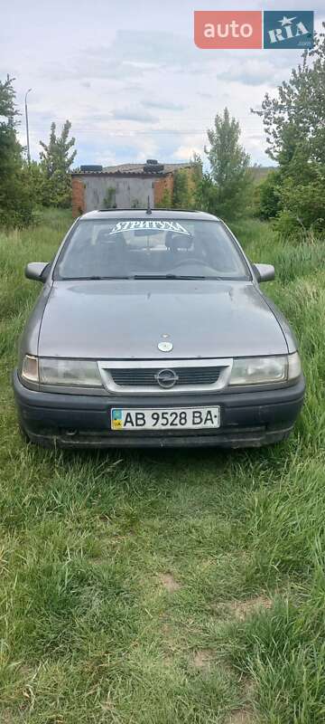 Седан Opel Vectra 1990 в Гайсину