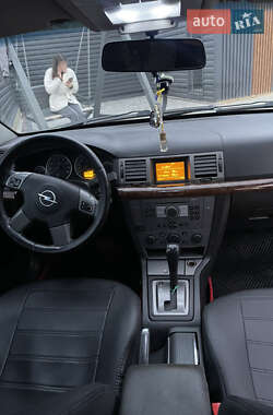 Седан Opel Vectra 2005 в 