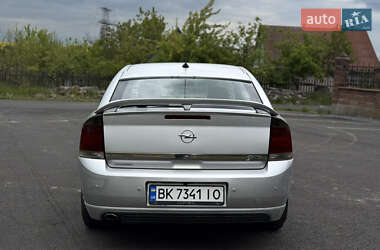 Седан Opel Vectra 2004 в 