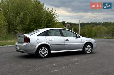 Седан Opel Vectra 2004 в 