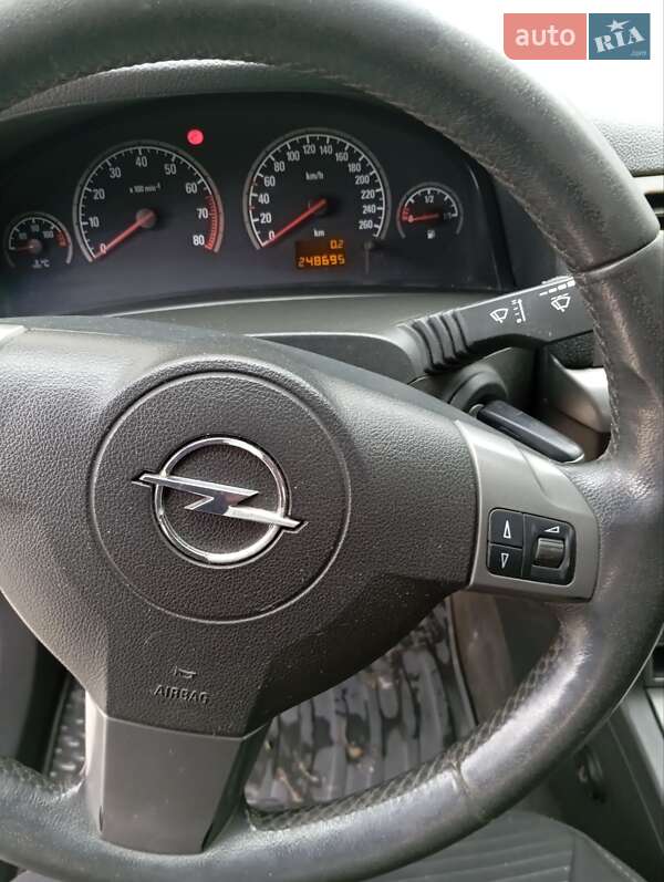 Седан Opel Vectra 2005 в Ивано-Франковске фото 6 Седан Opel Vectra 2005 в Ивано-Франковске