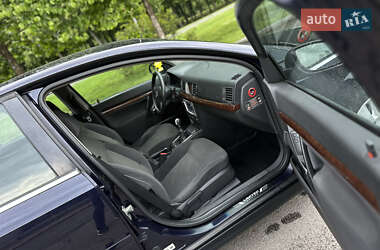 Седан Opel Vectra 2004 в 