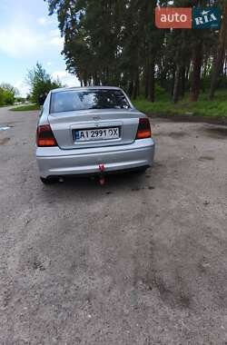 Седан Opel Vectra 2000 в 