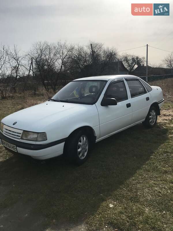 Седан Opel Vectra 1990 в Чуднові