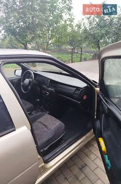 Лифтбек Opel Vectra 1989 в 