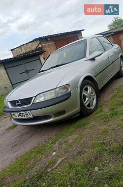 Седан Opel Vectra 1996 в Нововолынске