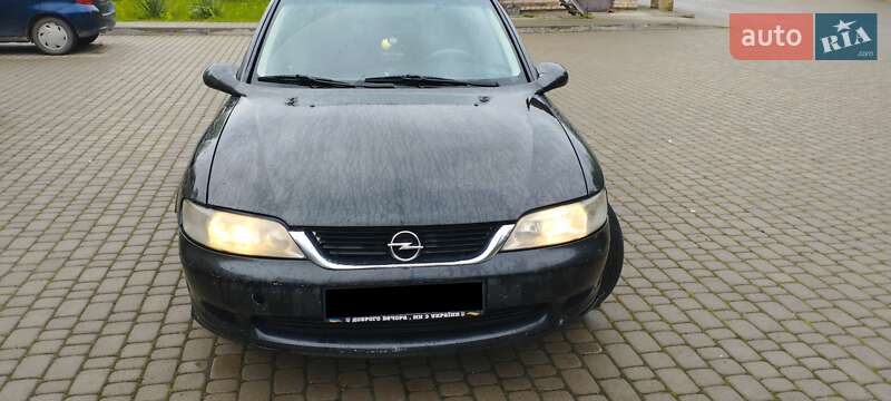 Лифтбек Opel Vectra 2000 в 